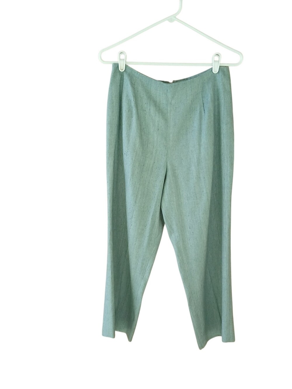 Company Ellen Tracy Sage Green High Waisted Cropped Silk Pants Size 6